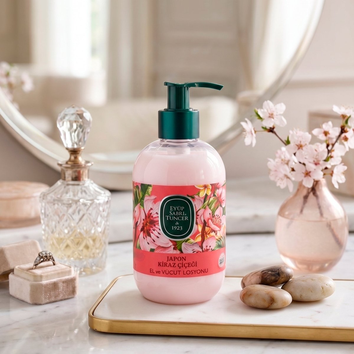 Loción corporal de aceite de oliva y flor de cerezo japonés - 280 Ml. – Loción corporal natural Eyüp Sabri Tuncer – Grupo DoL